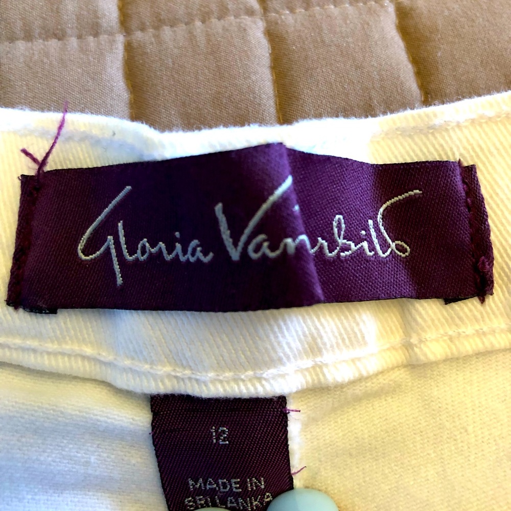 White denim jeans